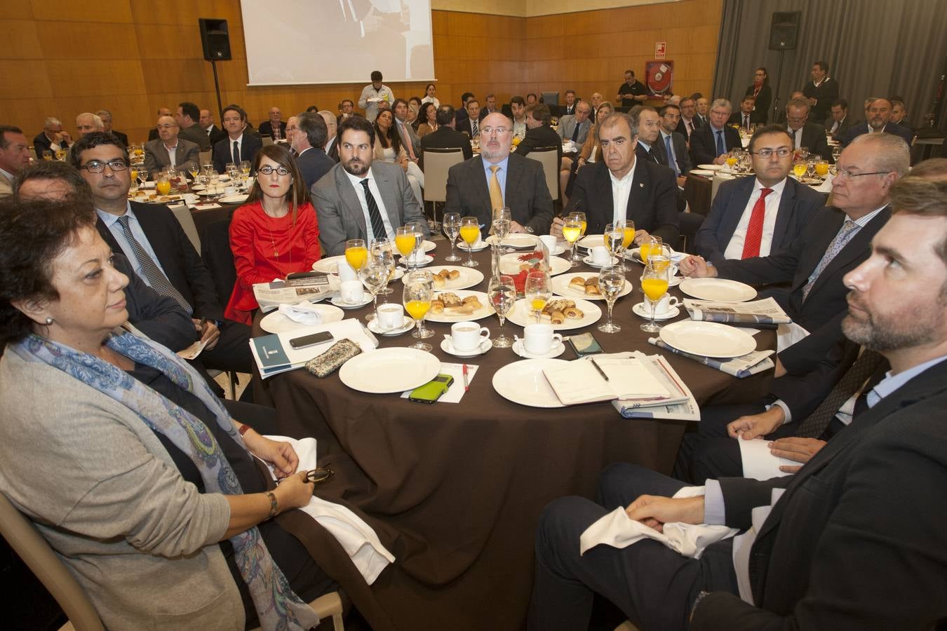 Mesas de invitados al foro de SUR &#039;Los retos de futuro&#039;