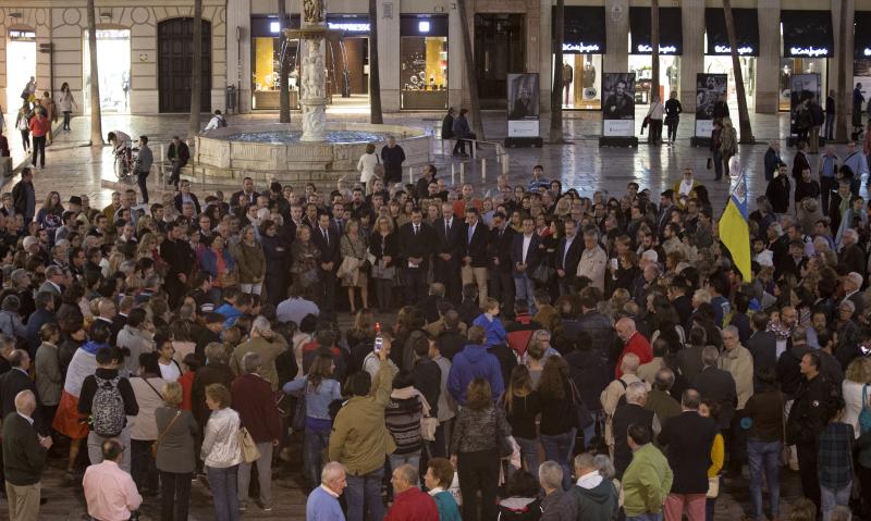 La plaza de la Constitución, en silencio por París