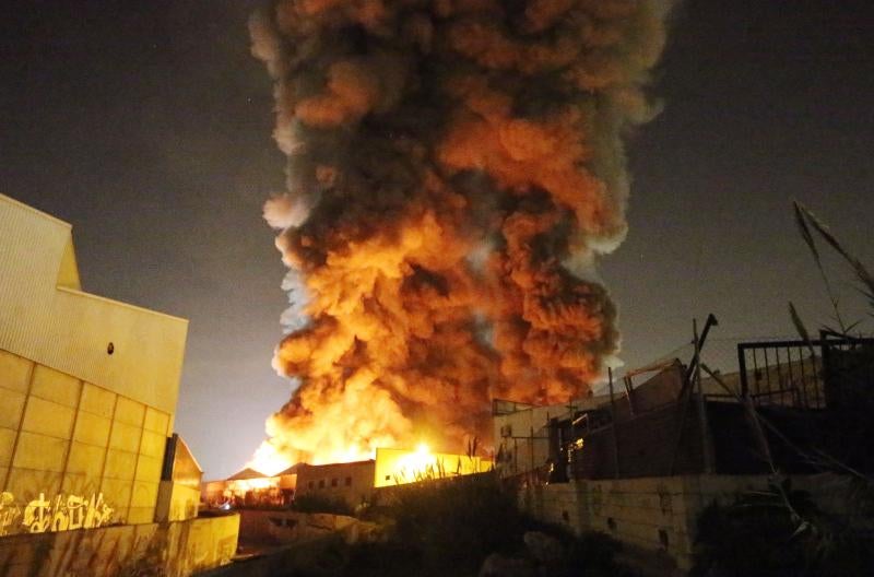 Incendio en el polígono El Viso