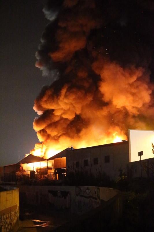Incendio en el polígono El Viso