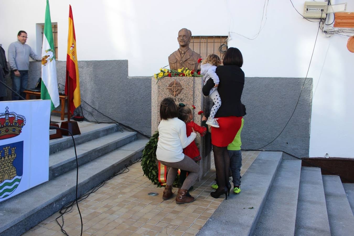 Homenaje al comandante Benítez en El Burgo
