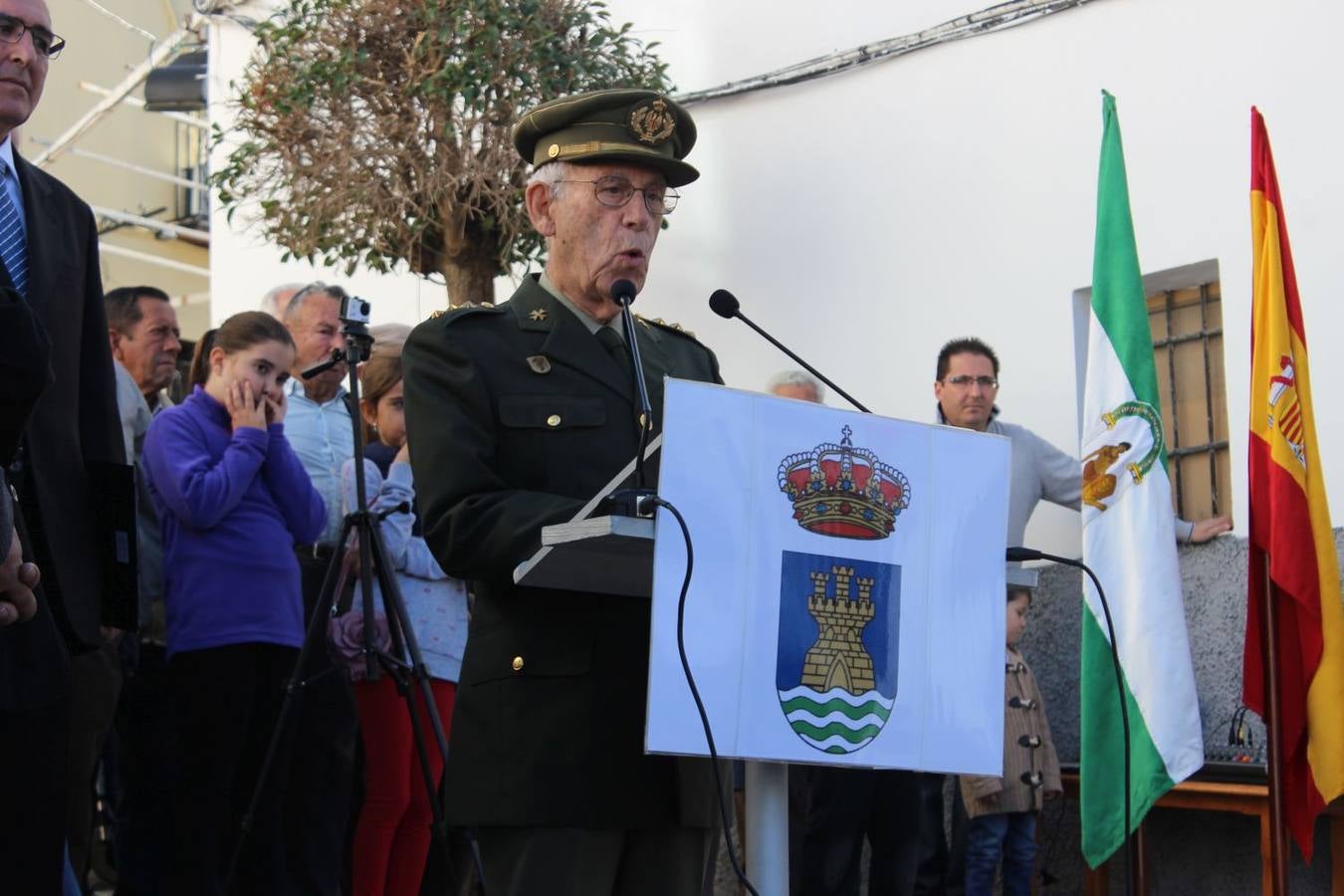 Homenaje al comandante Benítez en El Burgo