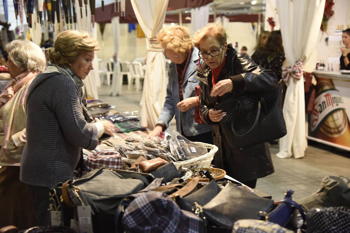 Fotos de la inauguración del Rastrillo de Nuevo Futuro