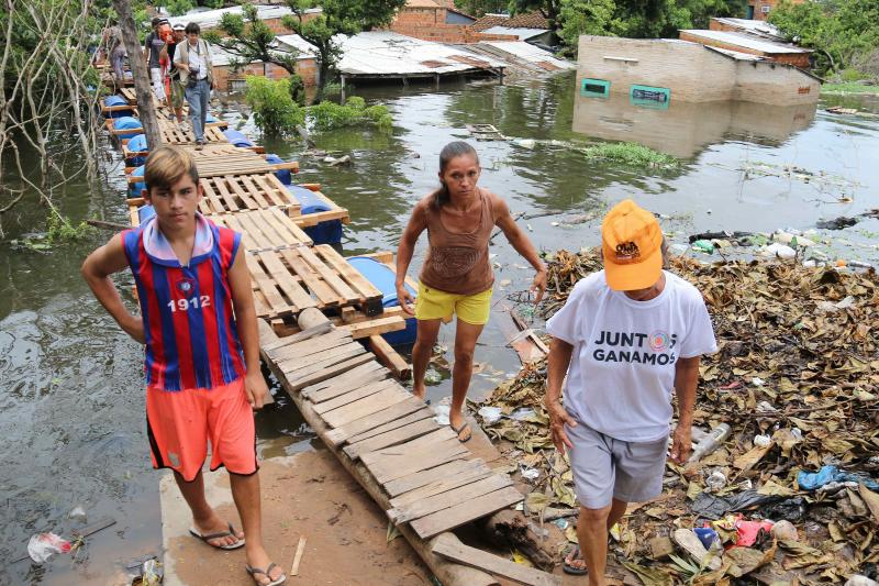 Asunción, bajo las aguas