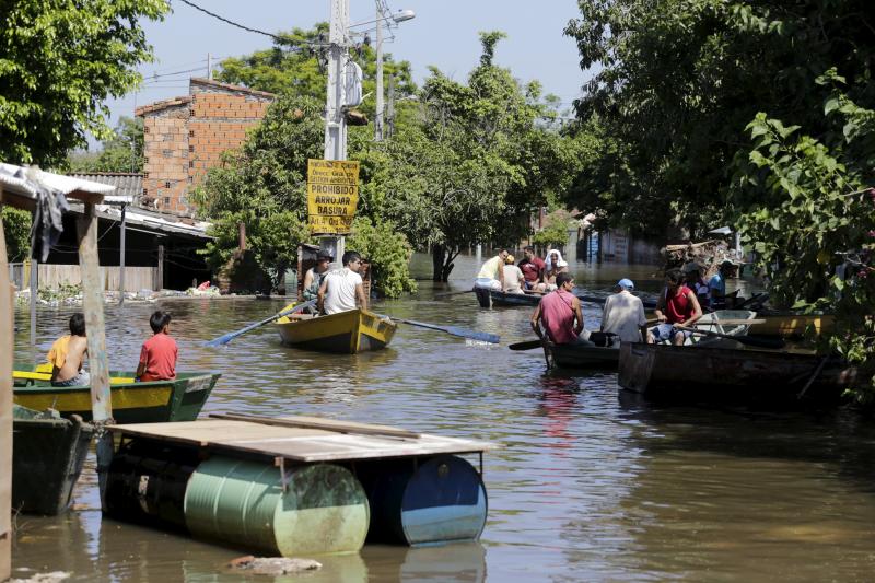 Asunción, bajo las aguas