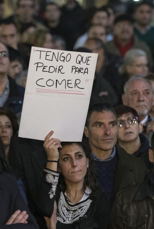 Cientos de personas se concentran en Málaga en apoyo de La Cónsula