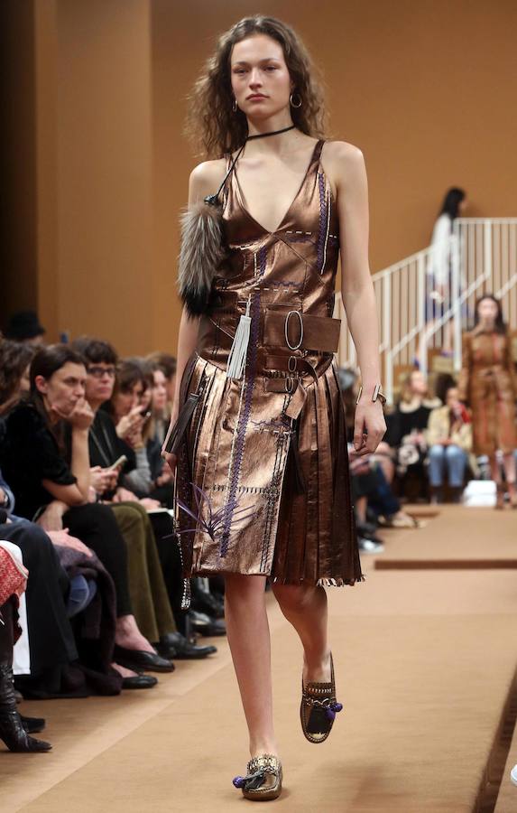 La moda del próximo otoño e invierno se exhibe en Milán