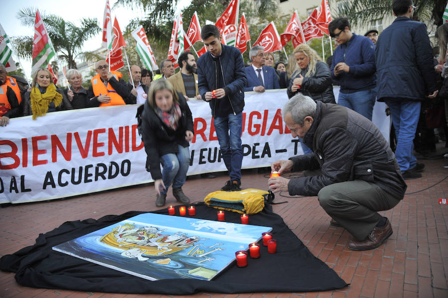 Fotos de la concentración en Málaga a favor de los refugiados