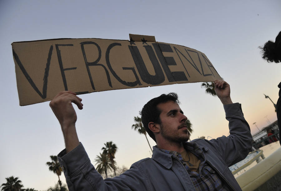 Fotos de la concentración en Málaga a favor de los refugiados