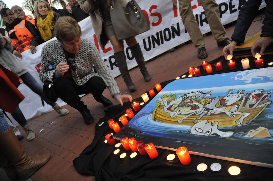Fotos de la concentración en Málaga a favor de los refugiados