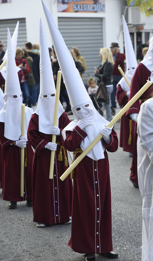 Fotos de los traslados y procesiones del Viernes de Dolores 2016 (I)
