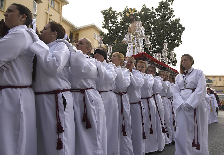 Fotos de los traslados y procesiones del Viernes de Dolores (II)