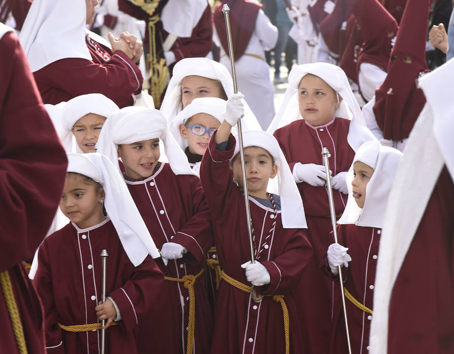 Fotos de los traslados y procesiones del Viernes de Dolores (II)