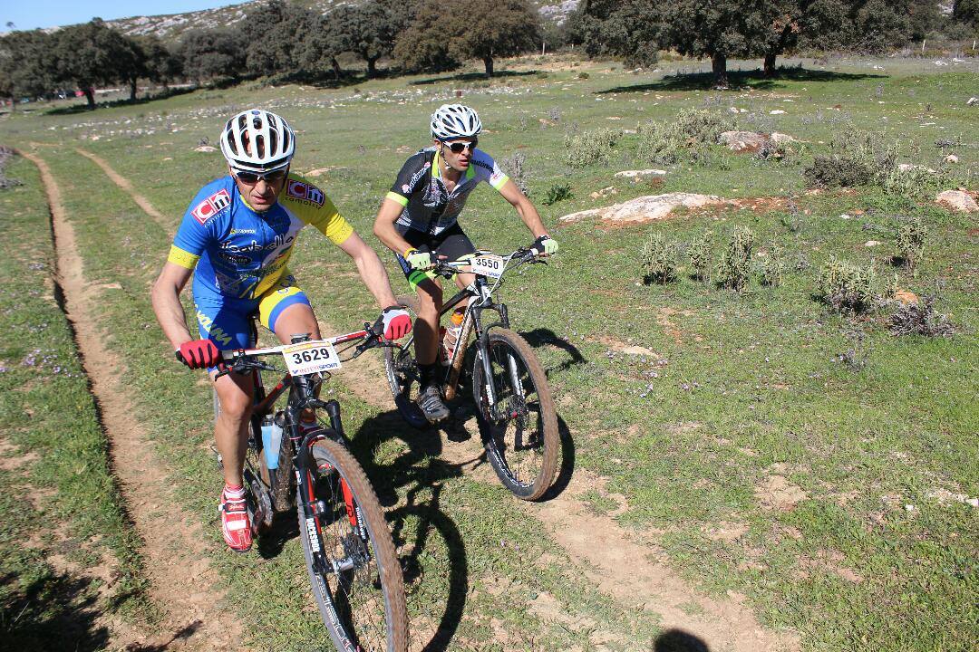 Ronda celebra el XII HOLE, una carrera que homenajea la labor del Tercio en la organización de los 101 kilómetros en mayo