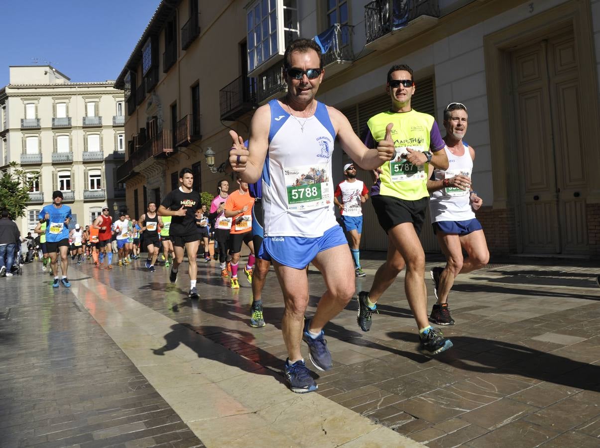 Miles de corredores participan en la Media Maratón de Málaga