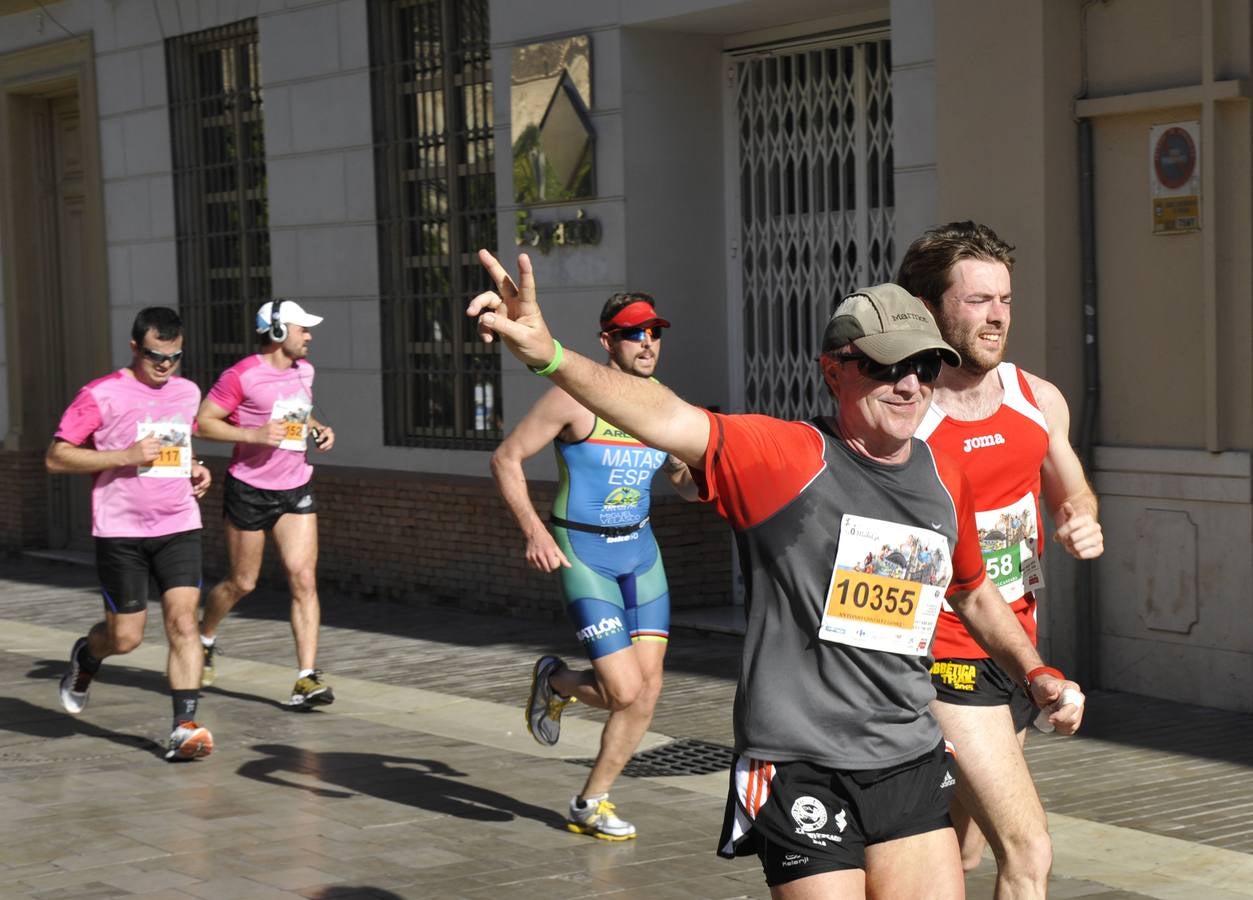 Miles de corredores participan en la Media Maratón de Málaga