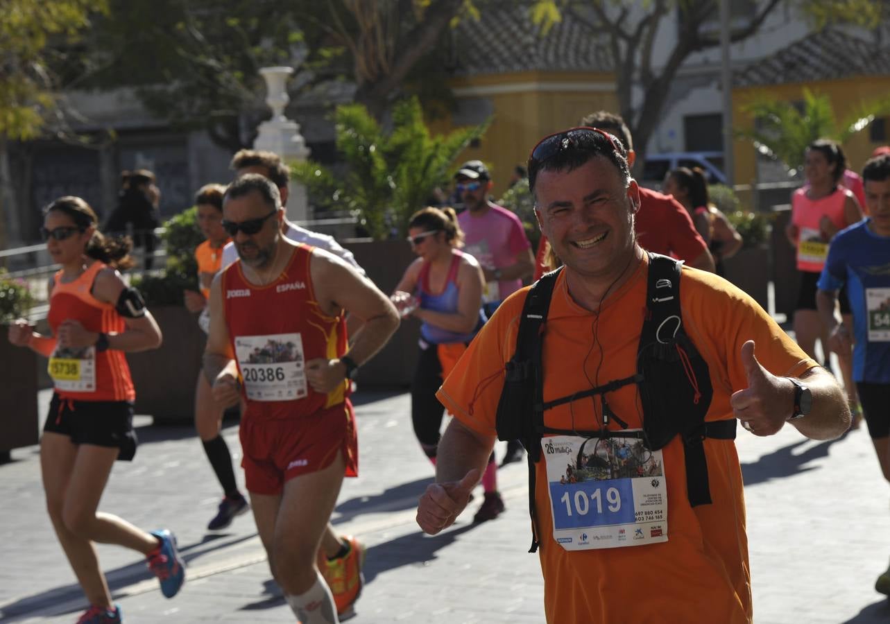 Miles de corredores participan en la Media Maratón de Málaga