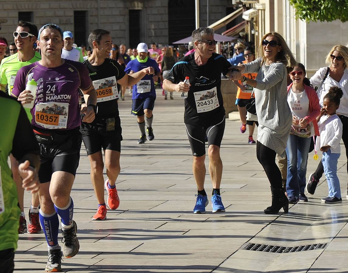 Miles de corredores participan en la Media Maratón de Málaga