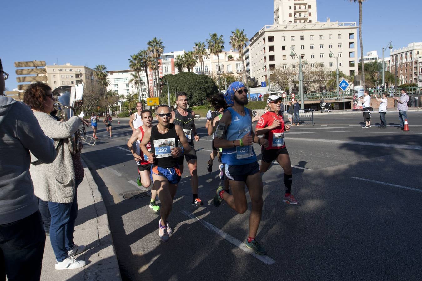 Más de 7.000 corredores participan en la Media Maratón de Málaga