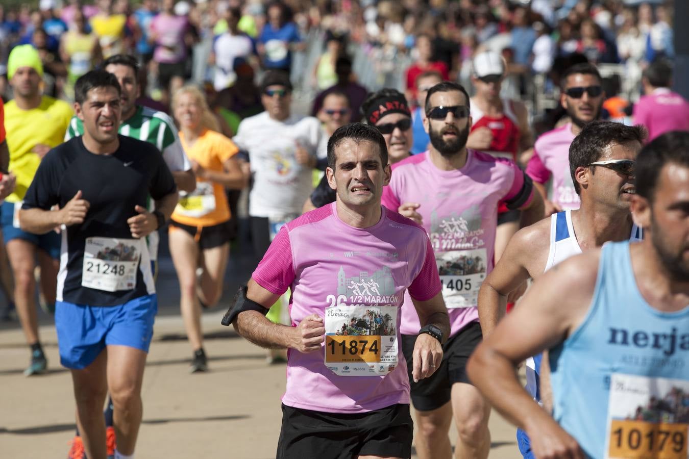 Más de 7.000 corredores participan en la Media Maratón de Málaga