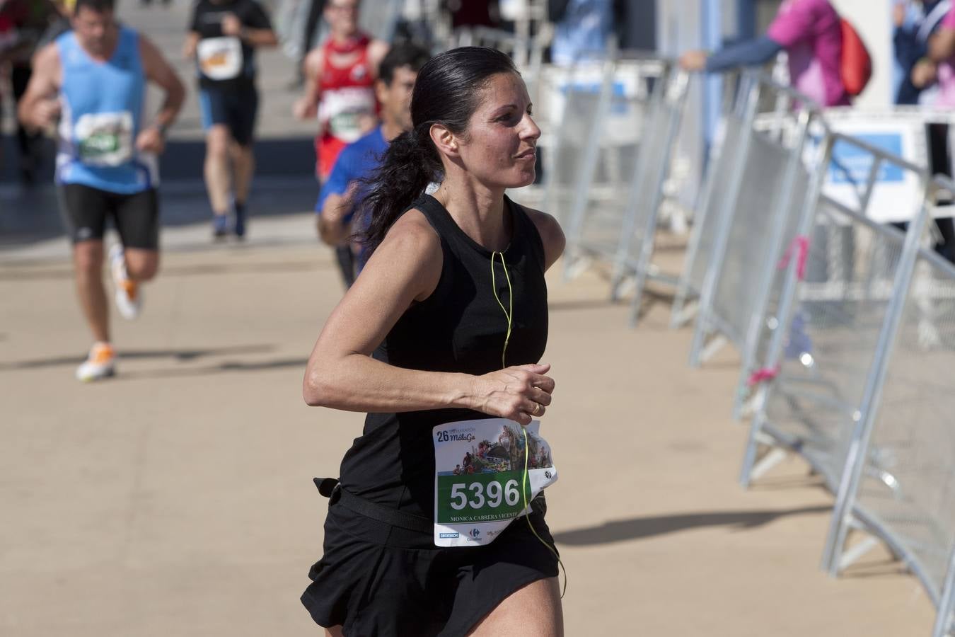 Más de 7.000 corredores participan en la Media Maratón de Málaga
