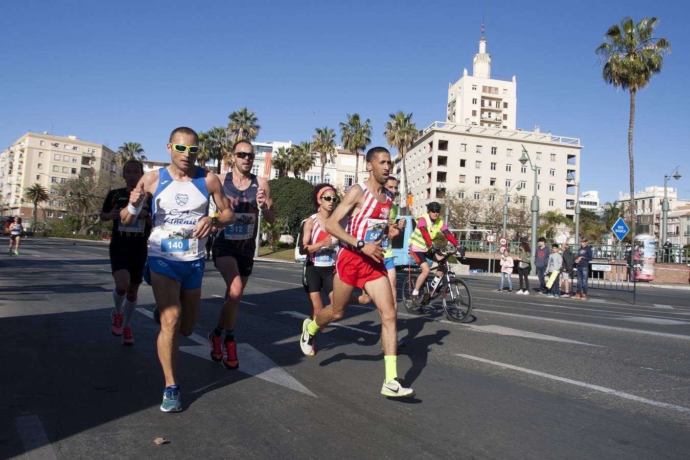 Más de 7.000 corredores participan en la Media Maratón de Málaga