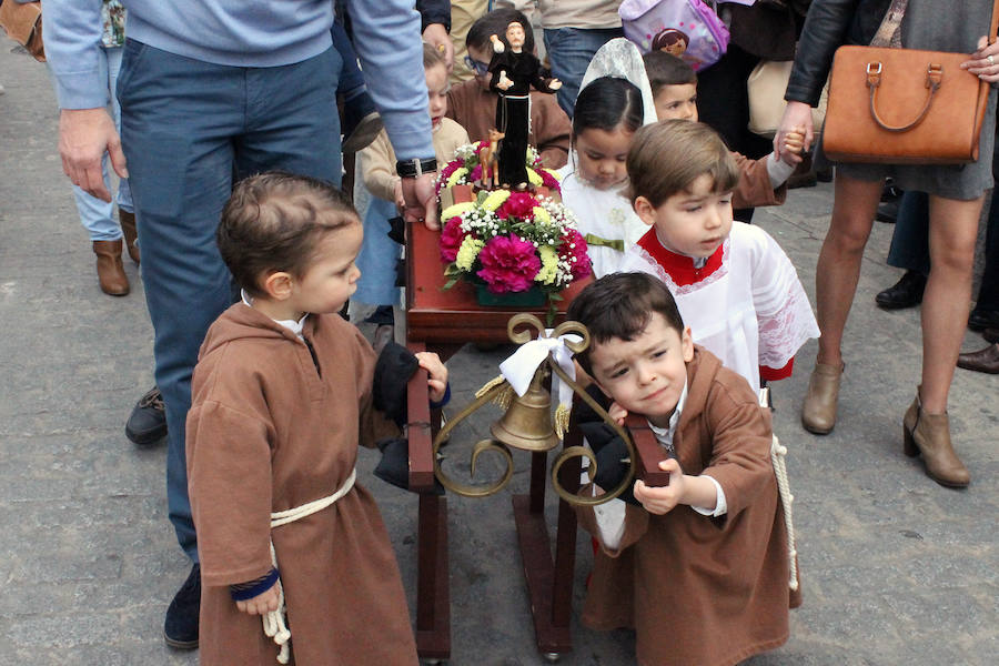 La Semana Santa de Tronos Chicos de Antequera, en imágenes