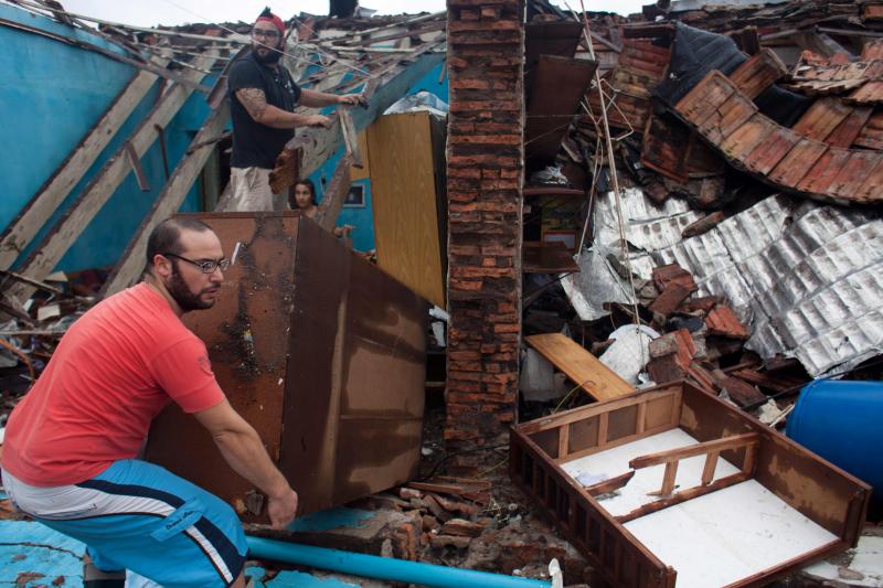 Un tornado siembra el caos en Uruguay