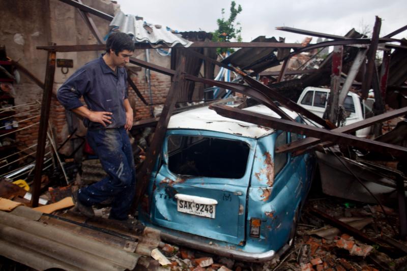 Un tornado siembra el caos en Uruguay