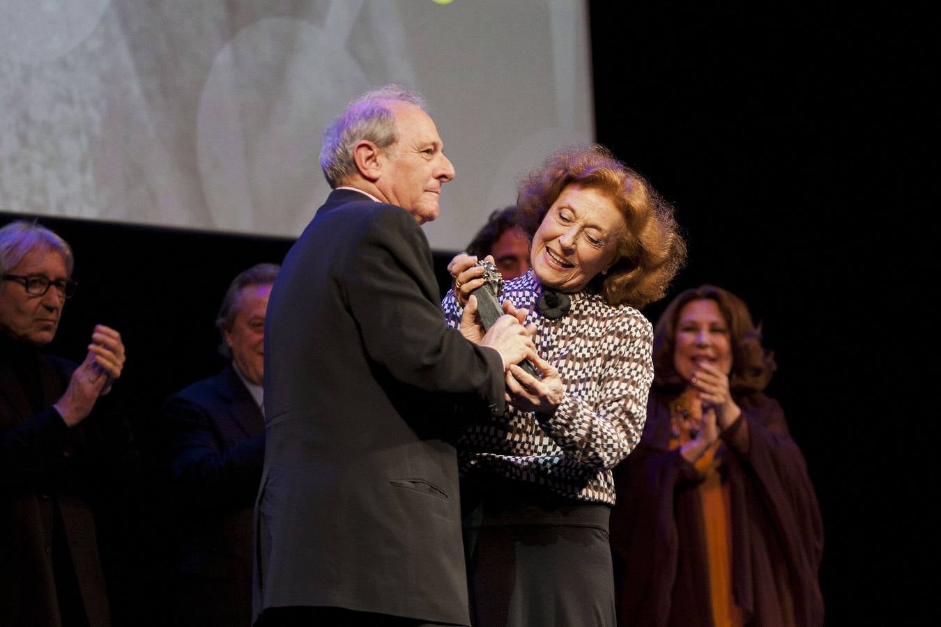 El actor Emilio Gutiérrez caba recibe la Biznaga Ciudad del Paraíso en el Cervantes