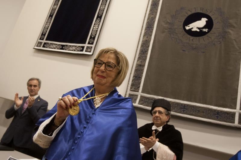 Adelaida de la Calle recibe la Medalla de Oro de la UMA