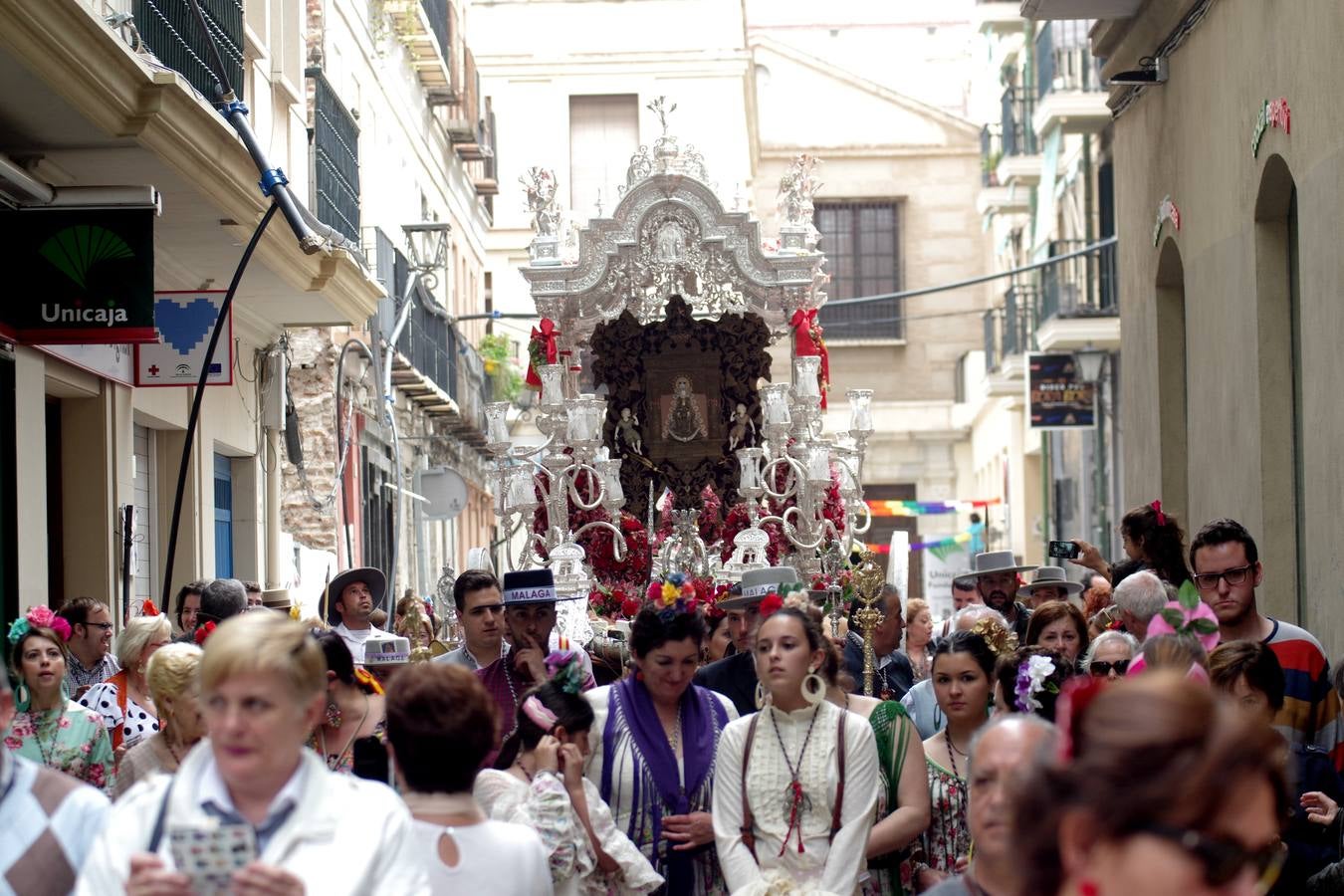 La Hermandad de Málaga parte hacia el Rocío