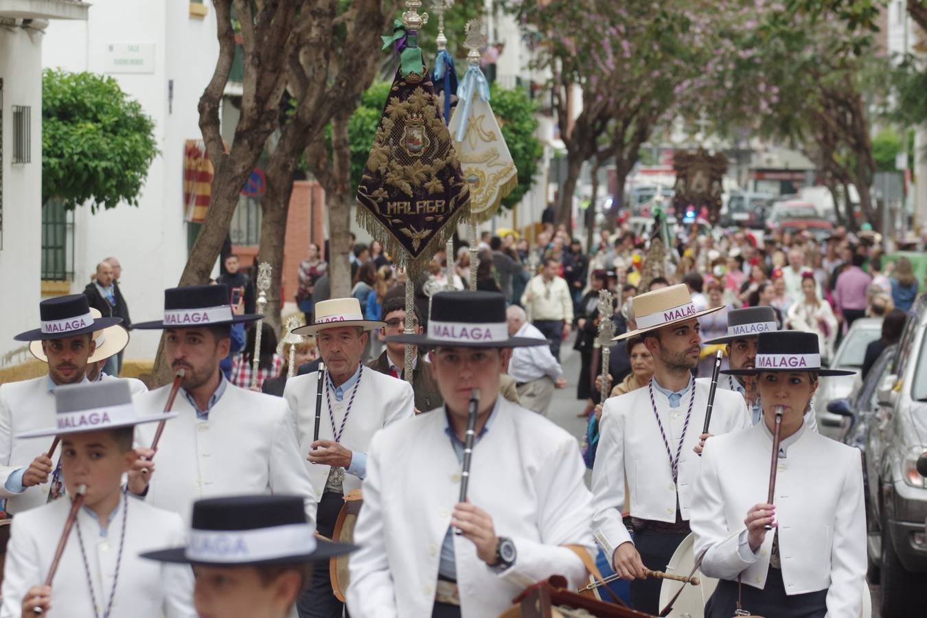 La Hermandad de Málaga parte hacia el Rocío