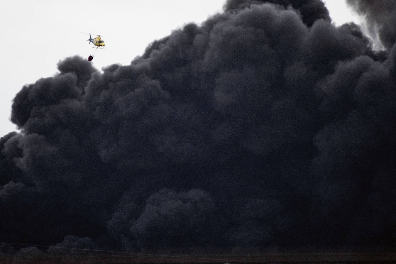 Incendio en el cementerio de neumáticos de Seseña