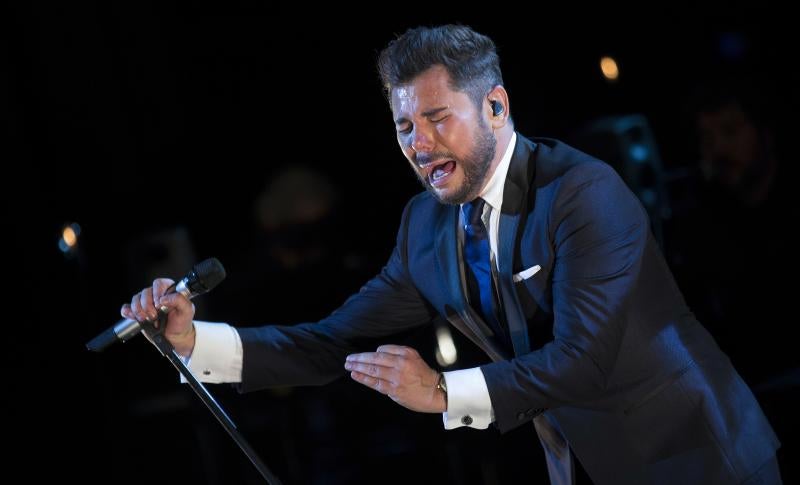 Miguel Poveda emociona al Teatro Cervantes