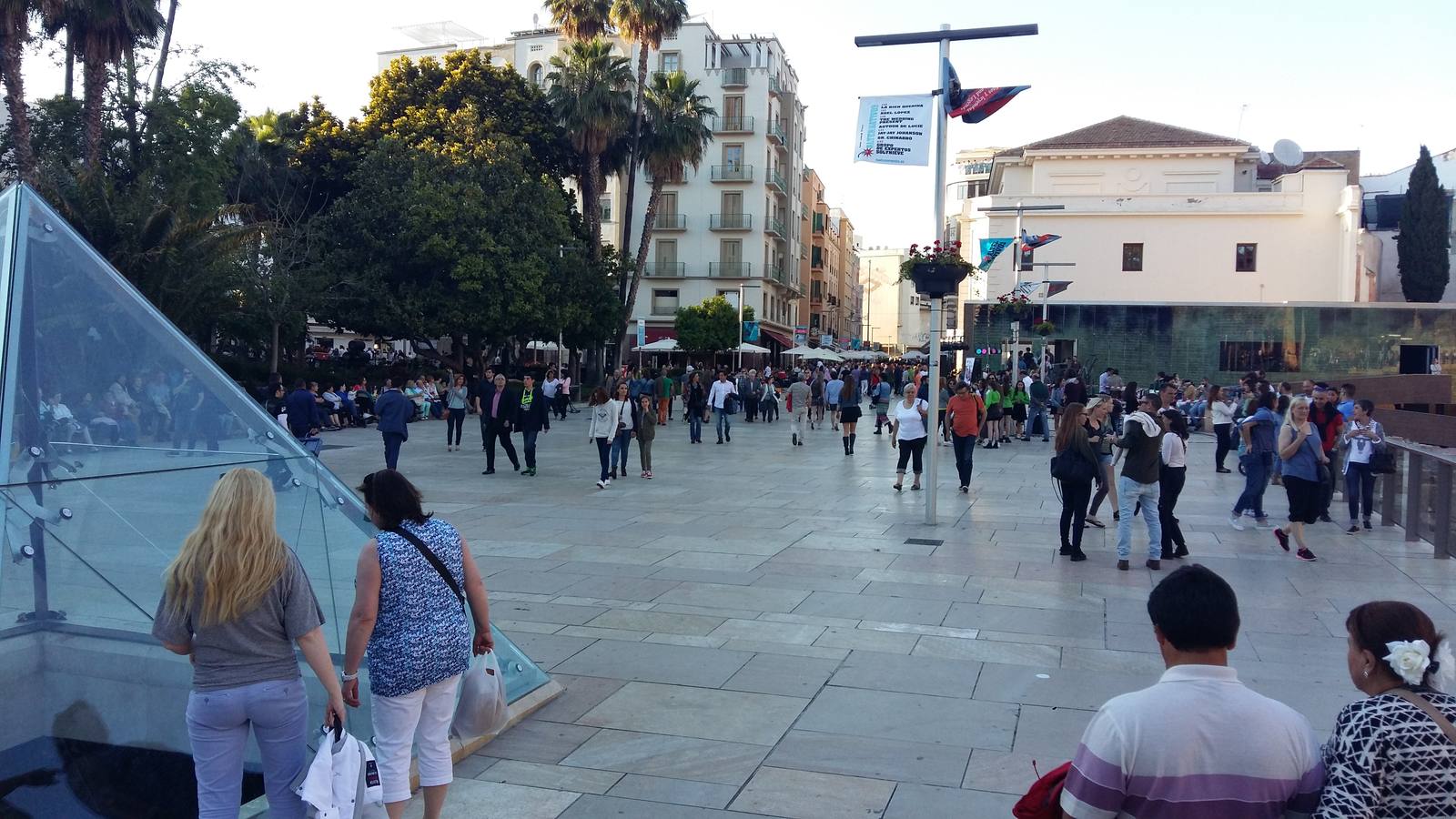 Calles abarrotadas y museos llenos en la Noche en Blanco