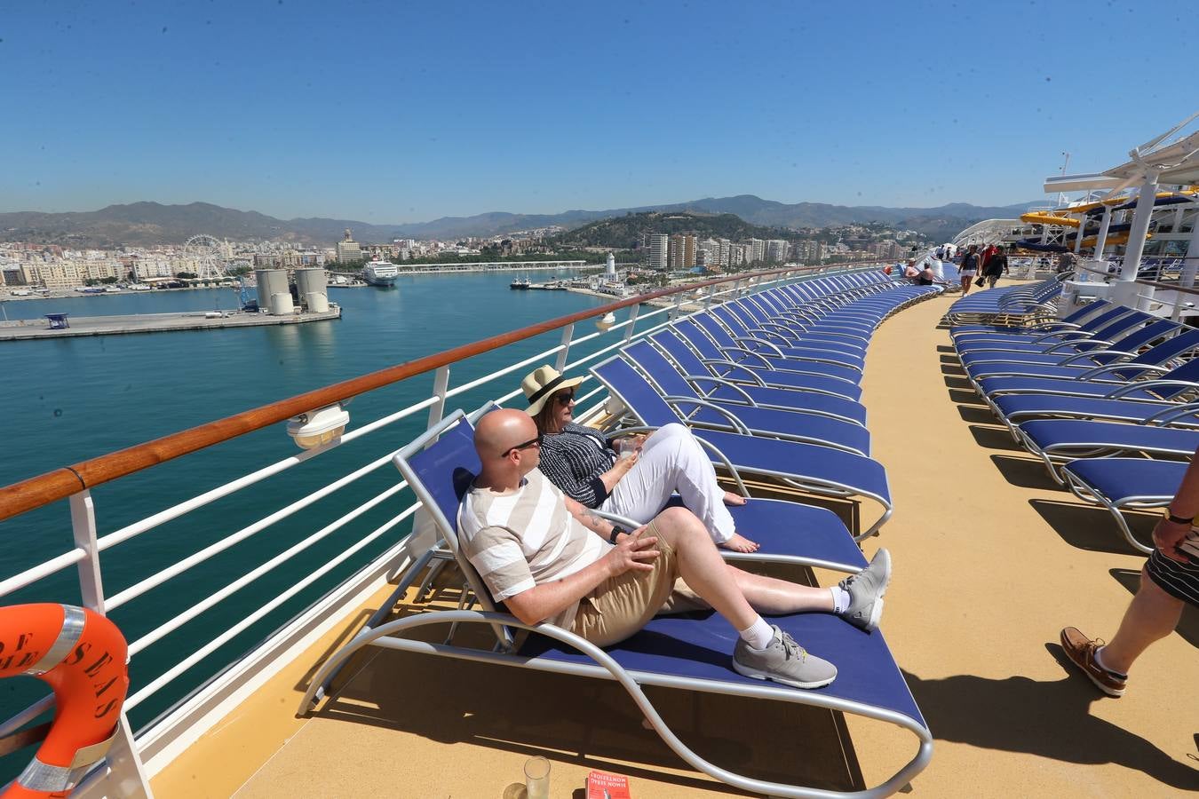 Fotos del &#039;Harmony of the Seas&#039;, el mayor crucero del mundo, en el puerto de Málaga