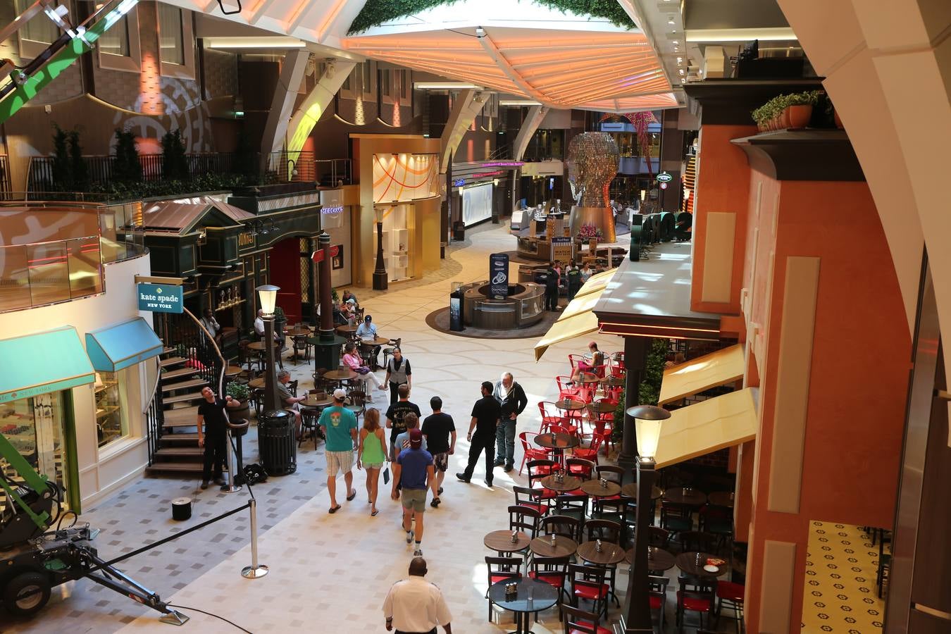 Fotos del &#039;Harmony of the Seas&#039;, el mayor crucero del mundo, en el puerto de Málaga