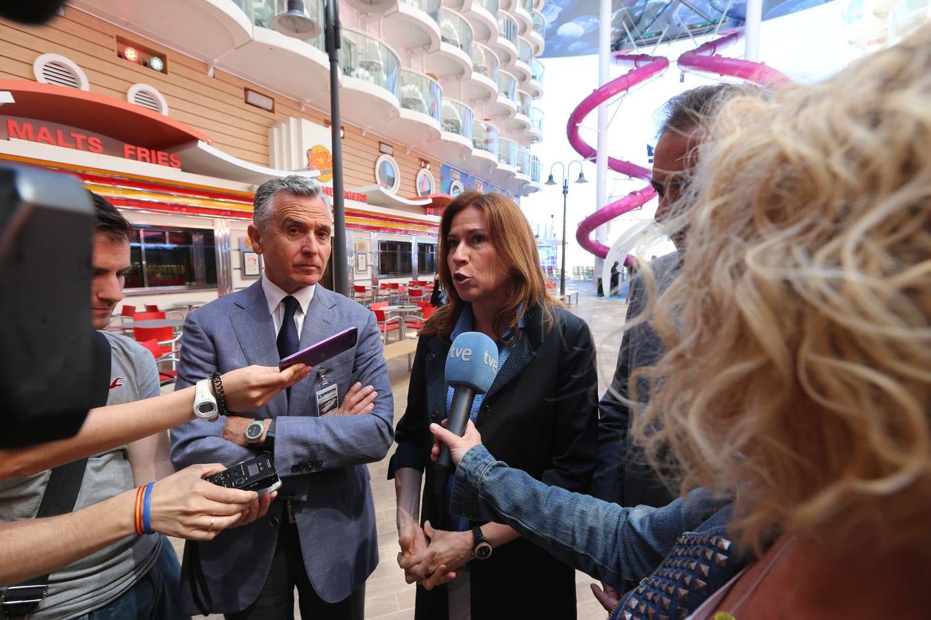 Fotos del &#039;Harmony of the Seas&#039;, el mayor crucero del mundo, en el puerto de Málaga
