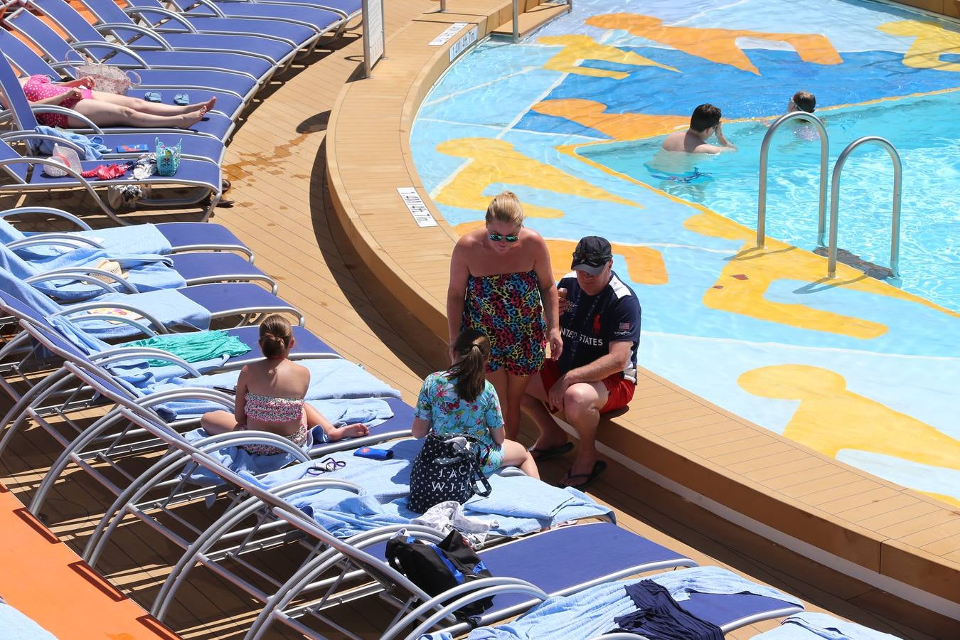 El &#039;Harmony of the seas&#039; visita el puerto de Málaga