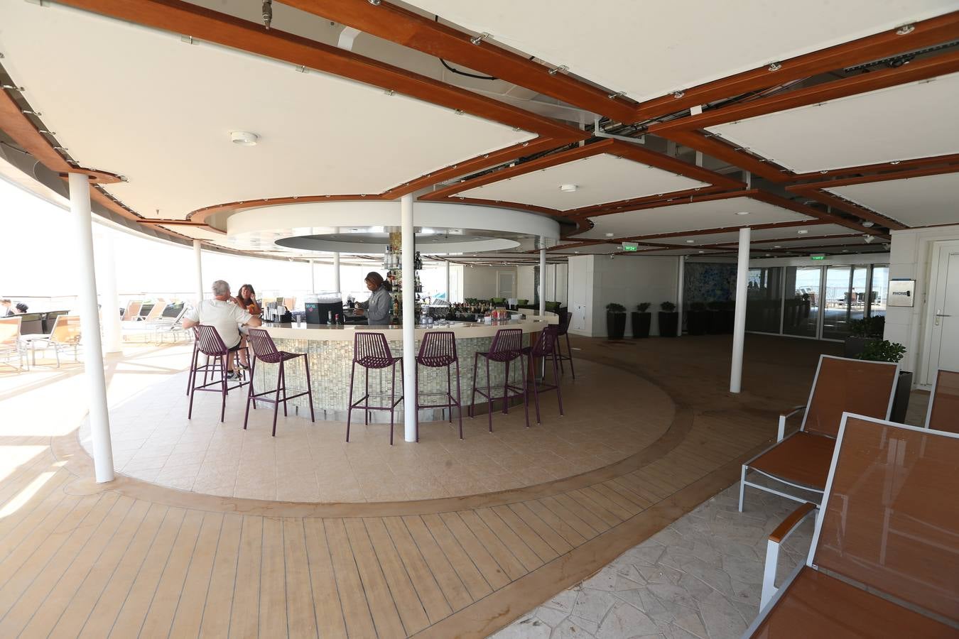 El &#039;Harmony of the seas&#039; visita el puerto de Málaga