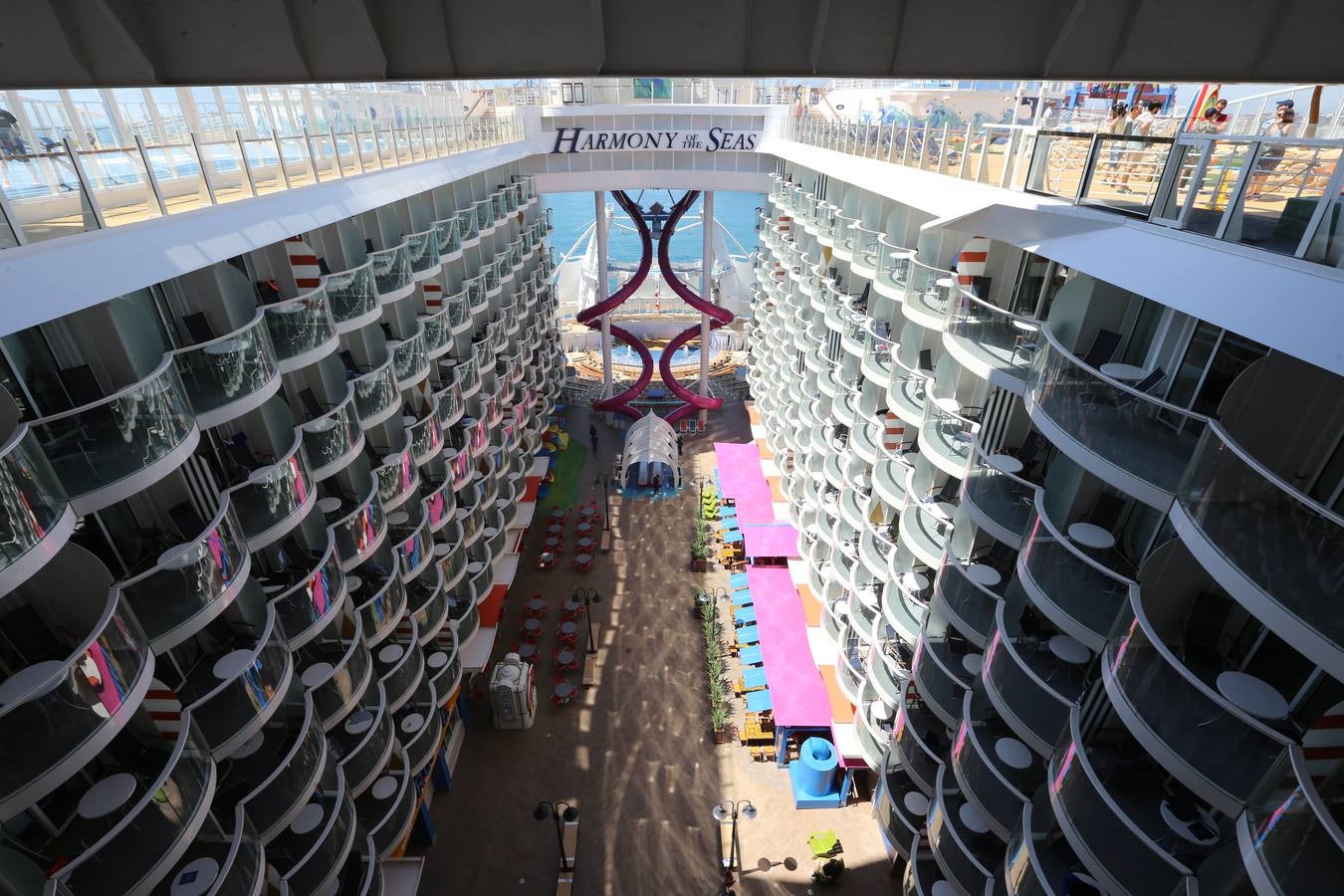 El &#039;Harmony of the seas&#039; visita el puerto de Málaga