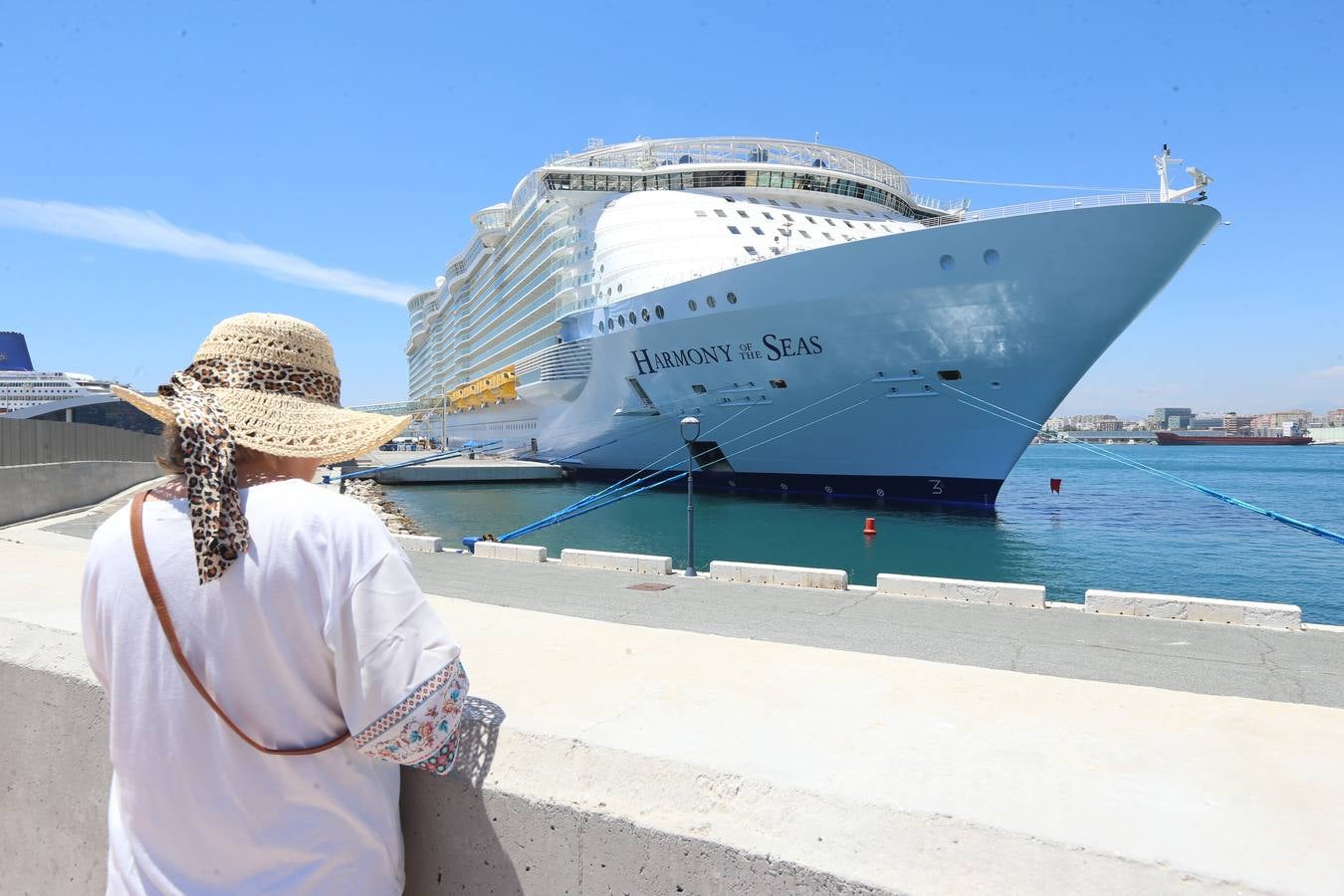 El &#039;Harmony of the seas&#039; visita el puerto de Málaga