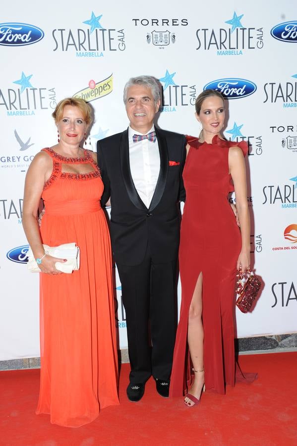 Las estrellas más solidarias en Starlite gala con Banderas