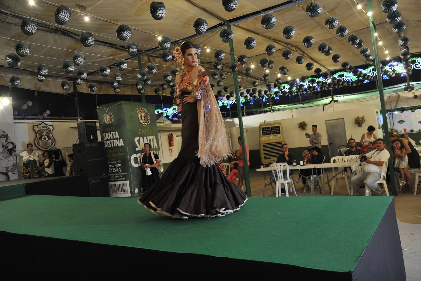 Pasarela de moda flamenca