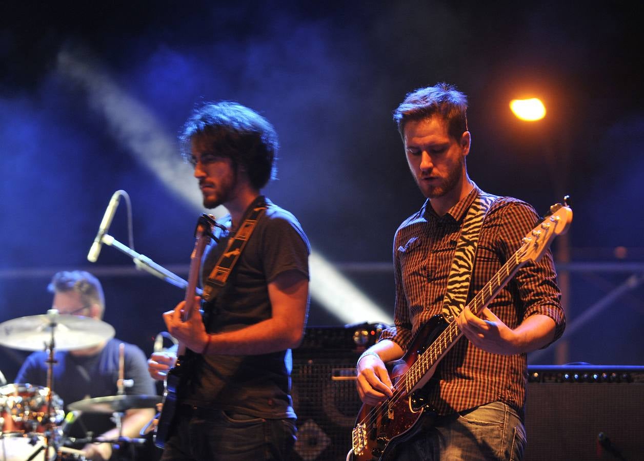 Terral y jóvenes talentos en la caseta de la juventud