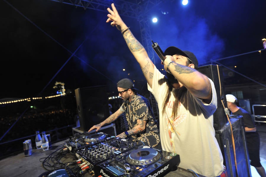 &#039;Les Castizos&#039; desatan la locura en el real