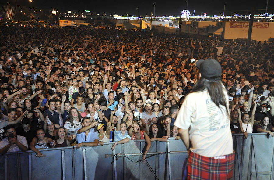 &#039;Les Castizos&#039; desatan la locura en el real