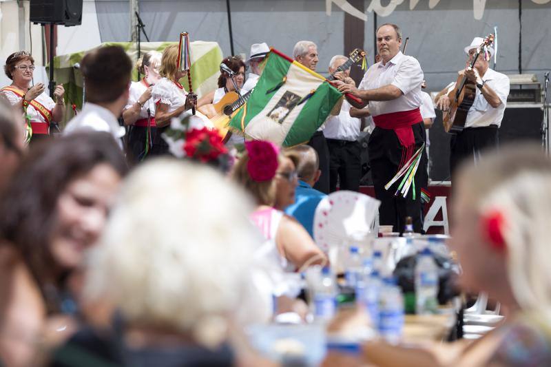 El calor no puede con las ganas de fiesta en el Real el viernes de día