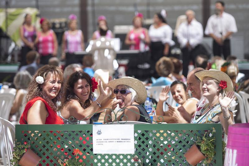 El calor no puede con las ganas de fiesta en el Real el viernes de día